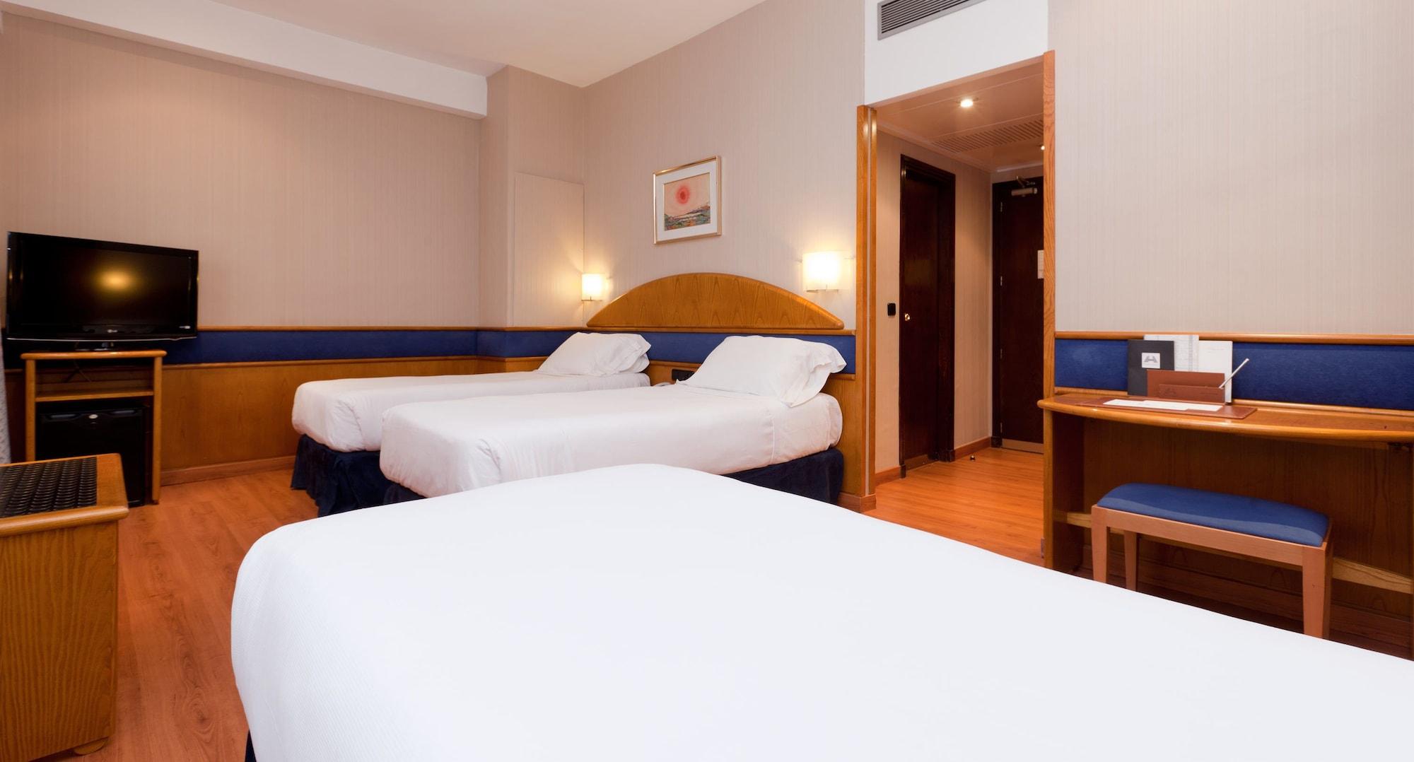 מלון מדריד Agumar מראה חיצוני תמונה Room at the hotel