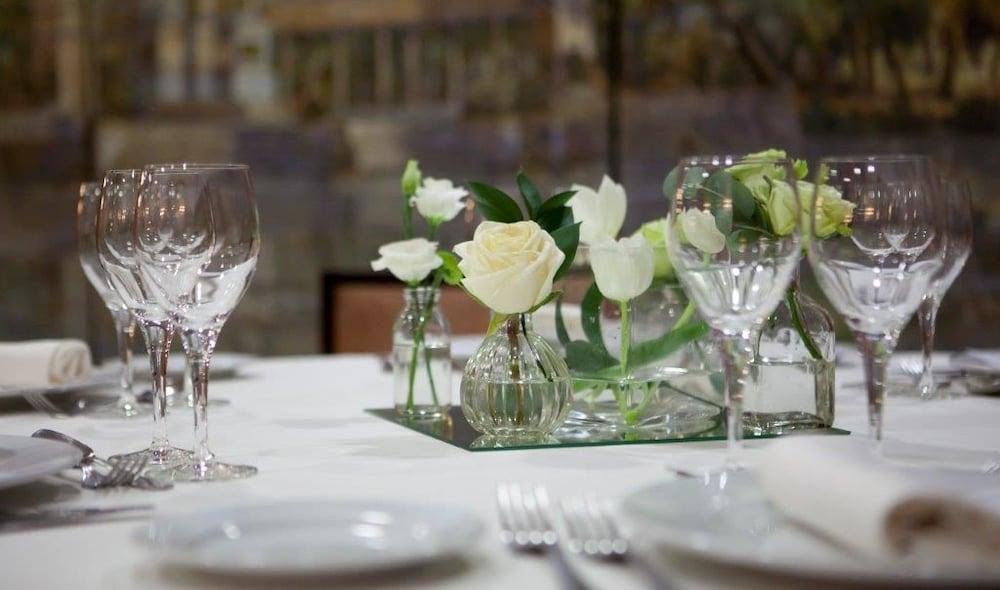 מלון מדריד Agumar מראה חיצוני תמונה Wedding reception at the Château de la Fontaine