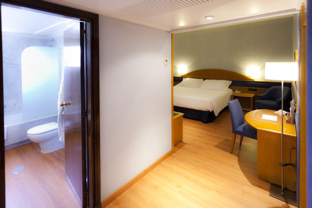 מלון מדריד Agumar חדר תמונה Room of the hotel